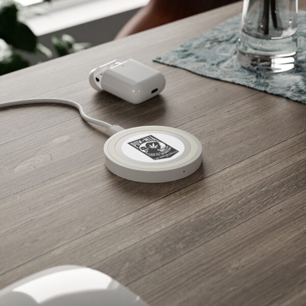 Quake Wireless Charging Pad - Image 3